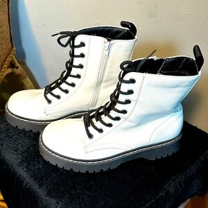 Sincerely Jules white combat boots Women’s size 7 1/2